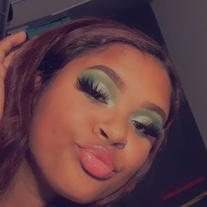 Meet your Posher, Bella